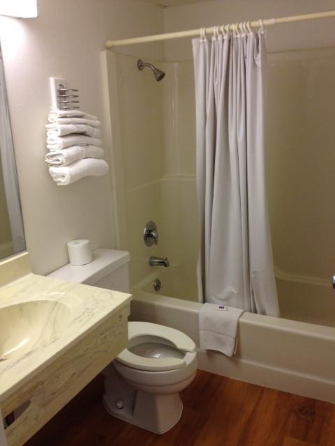Rodeway Inn Emporia Phòng bức ảnh
