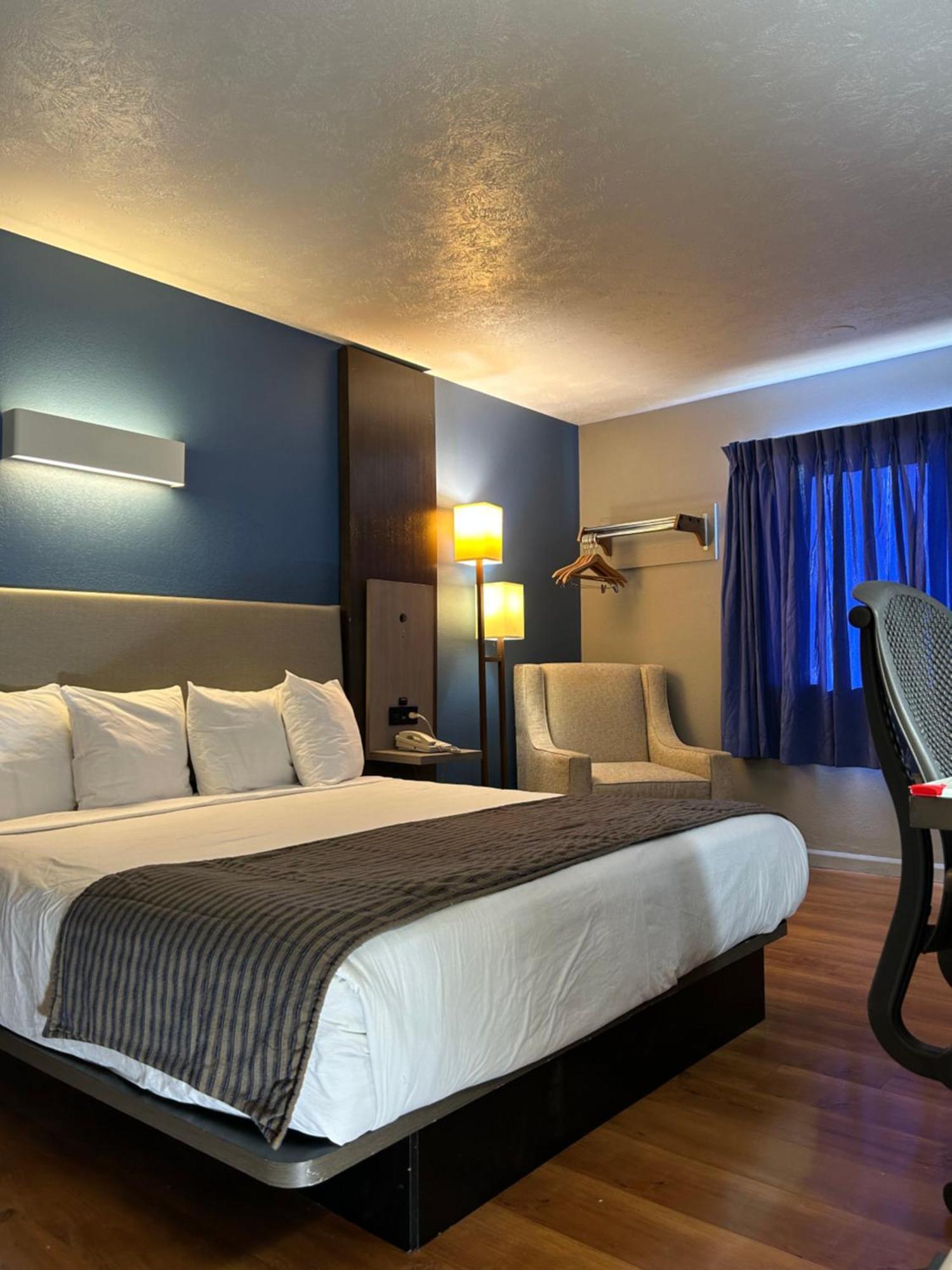 Rodeway Inn Emporia Ngoại thất bức ảnh