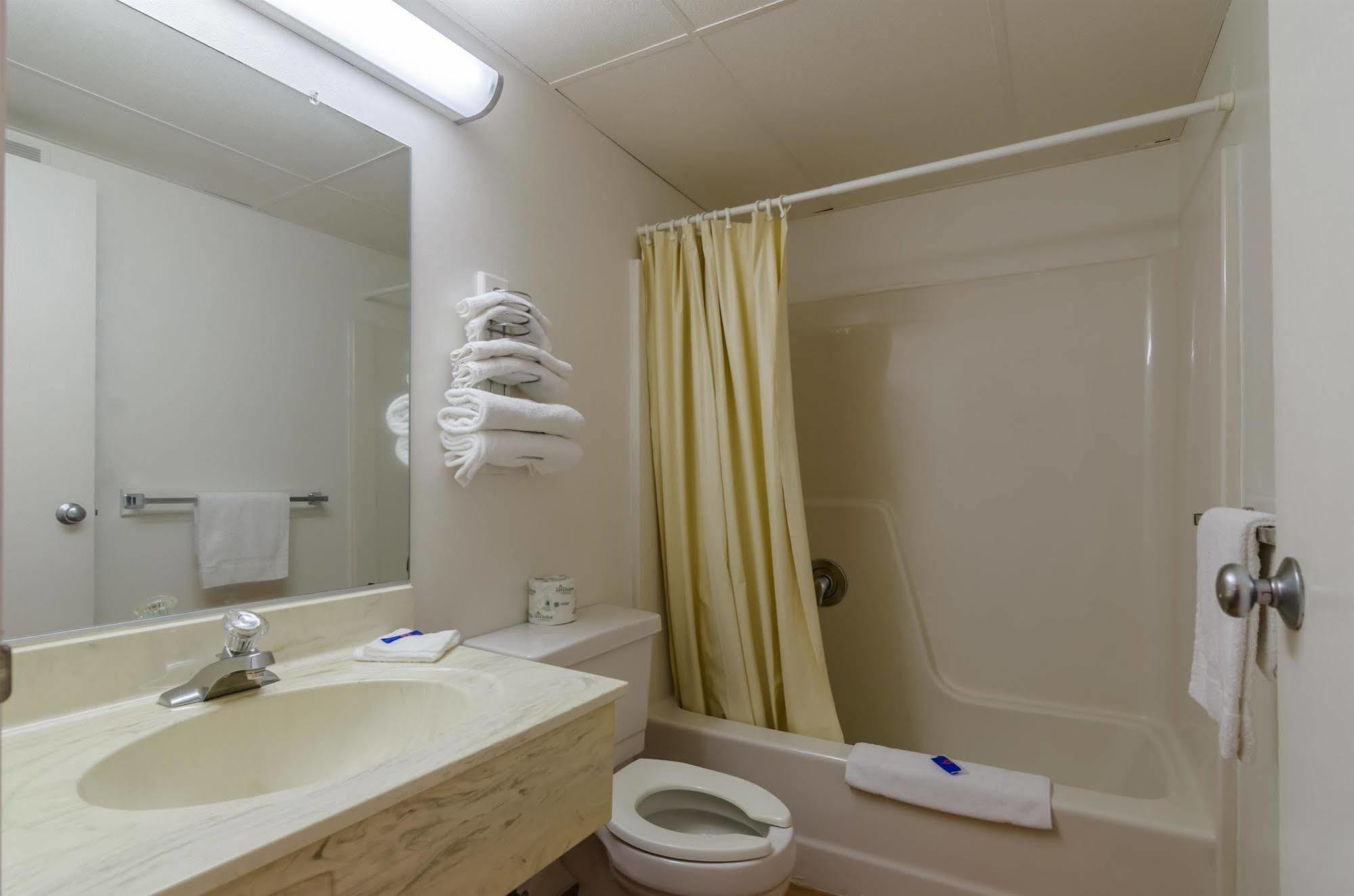 Rodeway Inn Emporia Ngoại thất bức ảnh